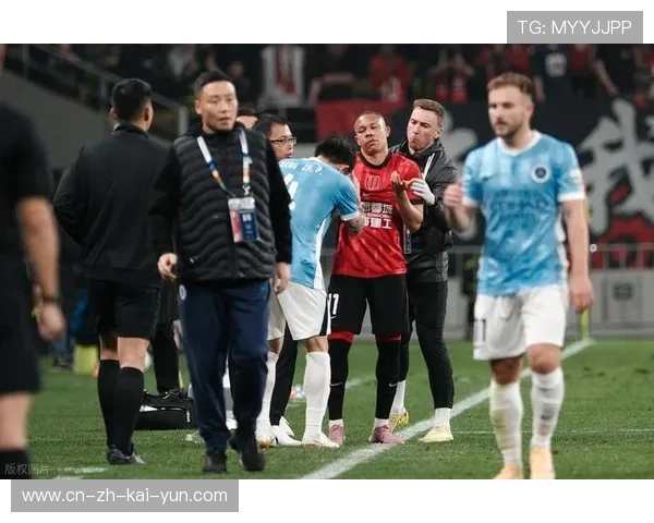 深圳新鹏城中场传导遇高压 陈涛技术流打法暴露防守短板